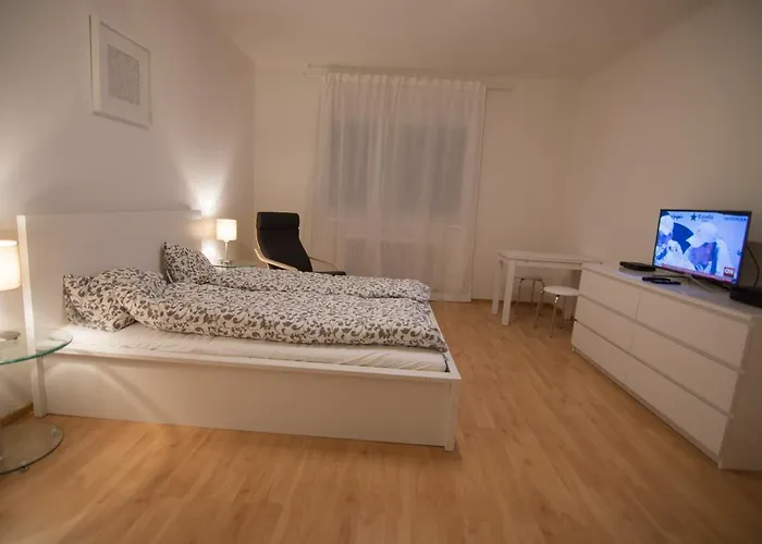 Modern At Rathaus Apartment